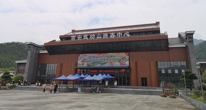 新知达人, 游客服务中心如何成为景区地标吸引?