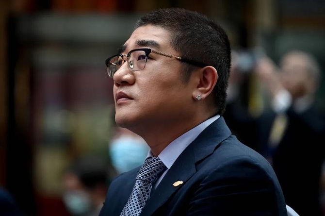 新知达人, CFO接班互联网