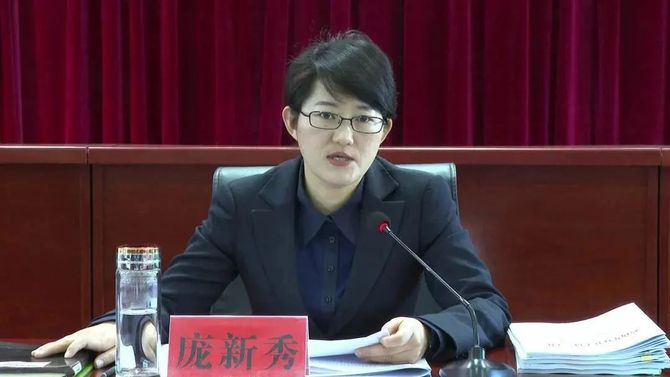 六毒俱全的美女县长