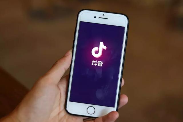 新知图谱, 当微信海外失意的时候,另一个中国APP却登上日本排行榜第一