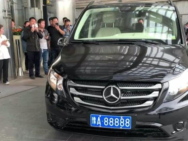 新知图谱, 名头不输乔四爷黑A88888,三百万出售不还价,现任车主竟然是他
