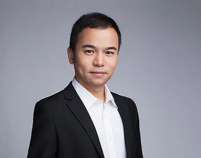 微观小弟弟汪沛为什么会给宏观大女主李蓓发自己的腹肌照?