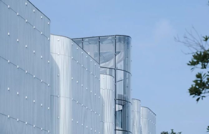 新知达人, 曲面幕墙设计：每块玻璃均不同，从概念到落地