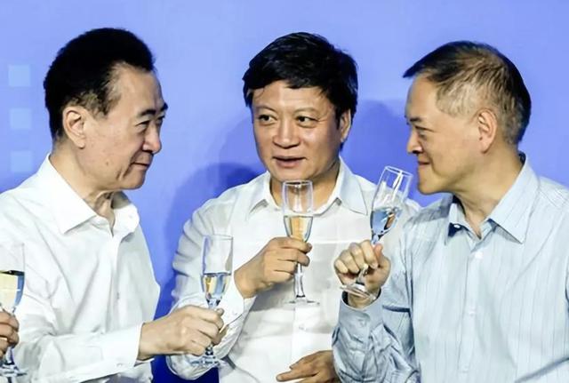富力今年到期债务280亿,李思廉砍价135亿买来的万达酒店亏损了