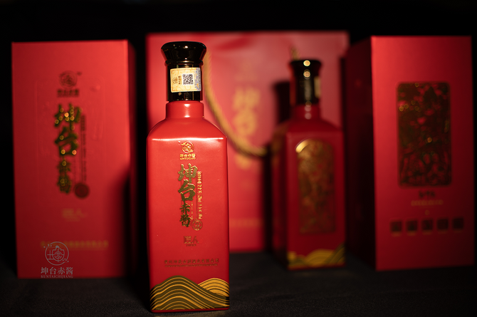坤台赤酱中国柔雅酱香白酒标准的开创者