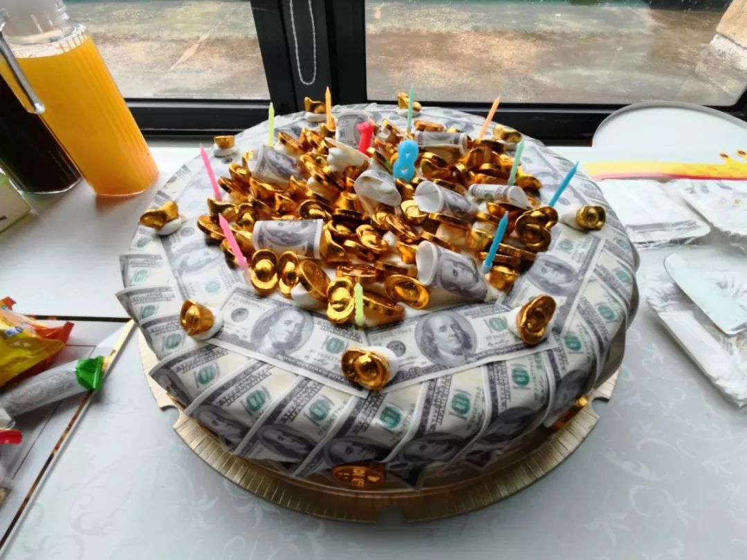 新知图谱, 生日会|自连科技集体生日会