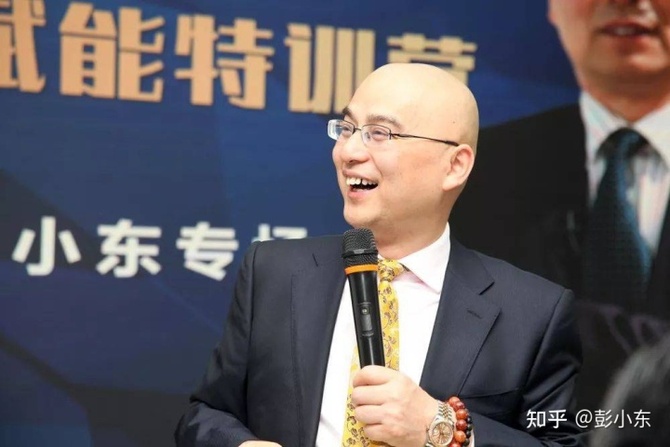 新知达人, 为什么汽车尤其是新能源汽车最喜欢投放户外广告