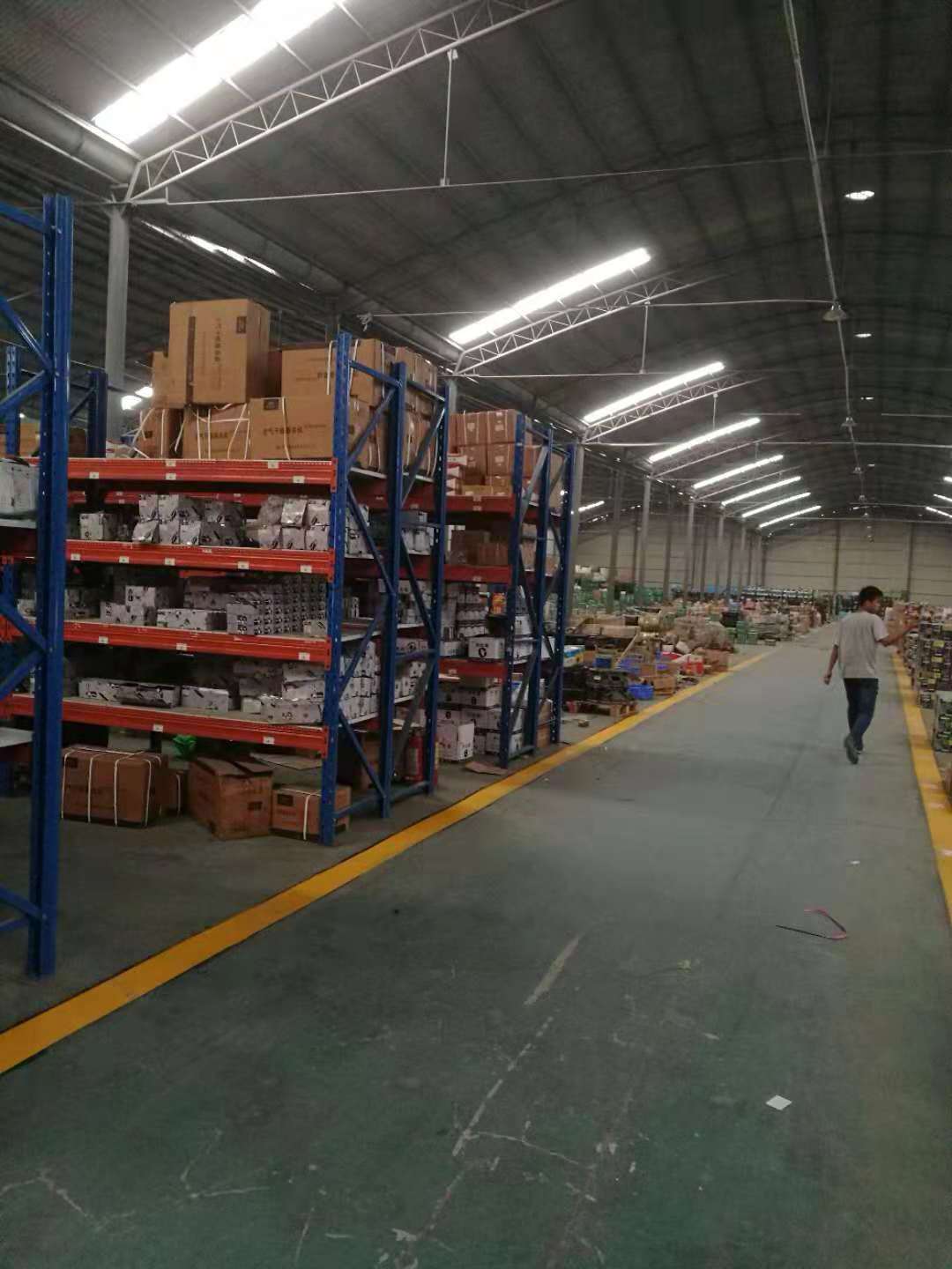 汽配云客户仓库实拍