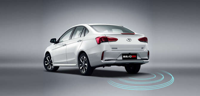 趁着纯电车普涨的时机东南a5翼舞推出529万元紧凑车