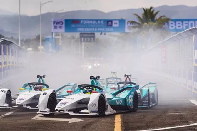 车业杂谈, 裁员之后，蔚来究竟是轻装上阵，还是负重前行？｜车业杂谈