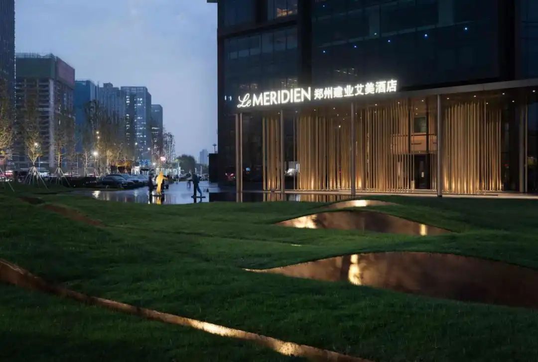 极具肌理感及雕塑感的景观空间郑州建业艾美酒店