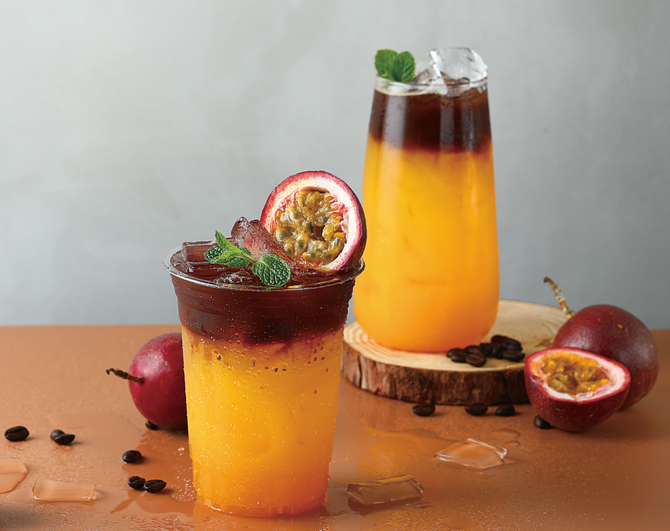 咖门, 一杯"新鸳鸯茶咖",引来千人围观!秋冬奶茶上新,关注4个方向