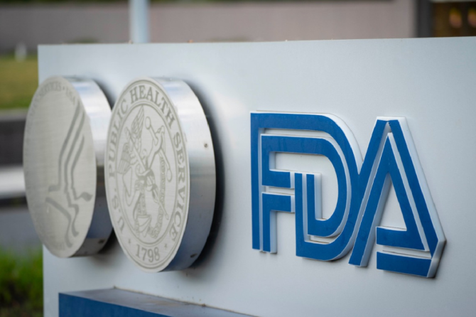 新知达人, 美国FDA遭4名“前员工”联名指责，“现行做法已成为全球卫生的障碍”
