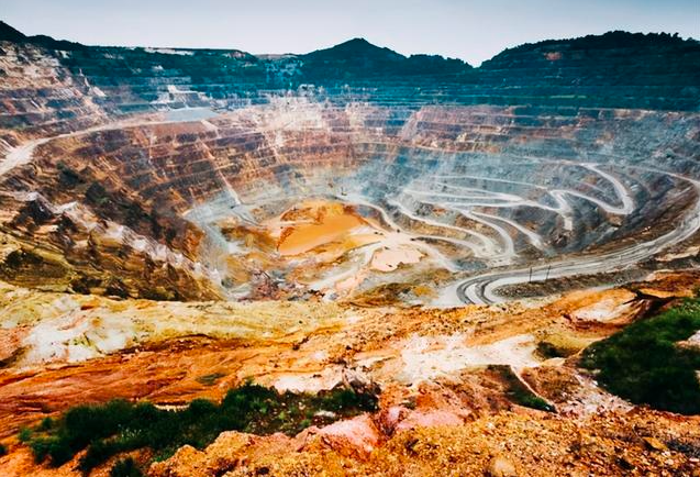 钢事日常, 几内亚政府已同开发集团签署协议 100亿吨西芒杜铁矿项目将