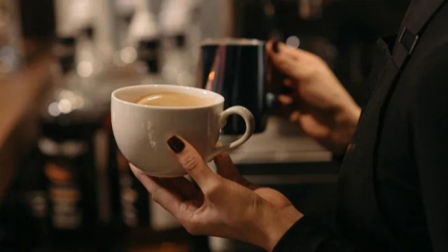 一年闭店超4万家，品牌开店降速，“咖啡拐点”来了？