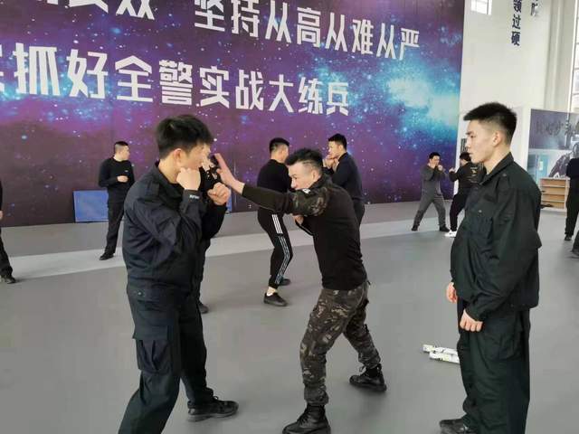 中视快报网, “东方蛟龙”冯杨：把尚武精神的种子洒遍古越大地