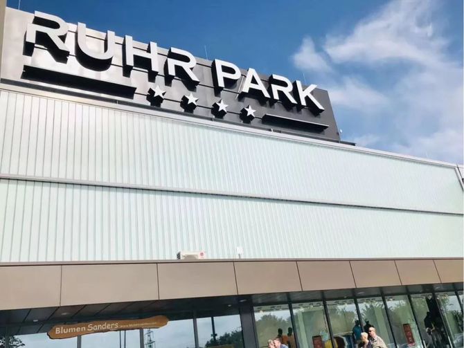 囊括世界最顶尖,最具创新性,最大露天型的mall,这个城市有点"壕"