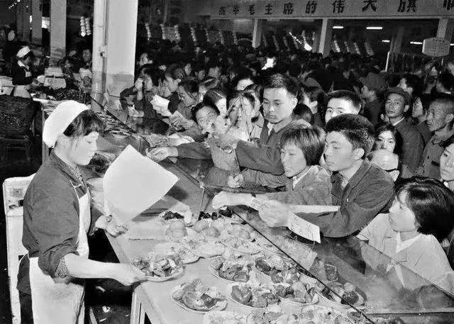 计划经济时代普通人的衣食住行