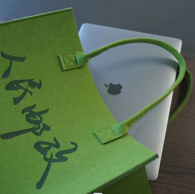 新知达人, 中国邮政卖包包了，设计好亮好绿！