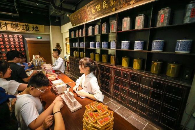 新知达人, 招商必备 | 1192弄的“老上海”与王府井百货的“老北京”，商业的个体小众化怎么玩？