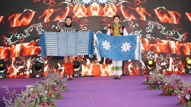 新知达人, 云南城市建设职业学院举行爱·情博物馆“石榴籽”受赠仪式