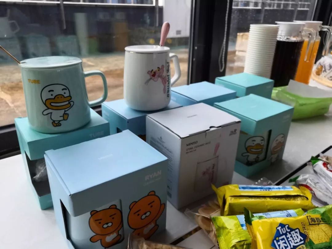 新知图谱, 生日会|自连科技集体生日会