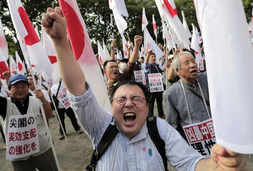 兩個中國小夥偷襲靖國神社拍到了日本最無恥的一幕