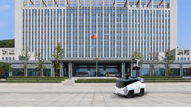 安防巡检机器人在行政办公区域的创新应用