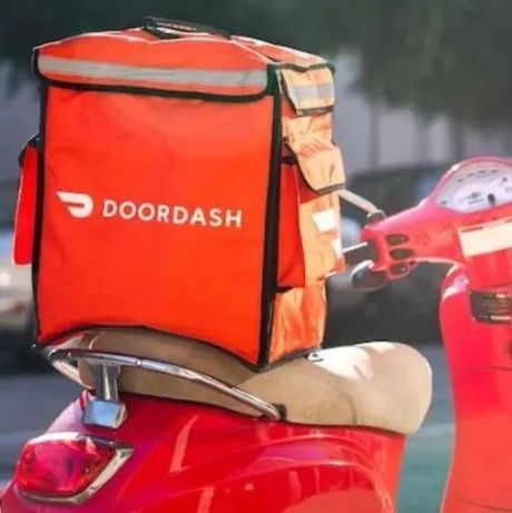 DoorDash与Meta合作试点零售配送服务，CEO年初加入Meta董事会