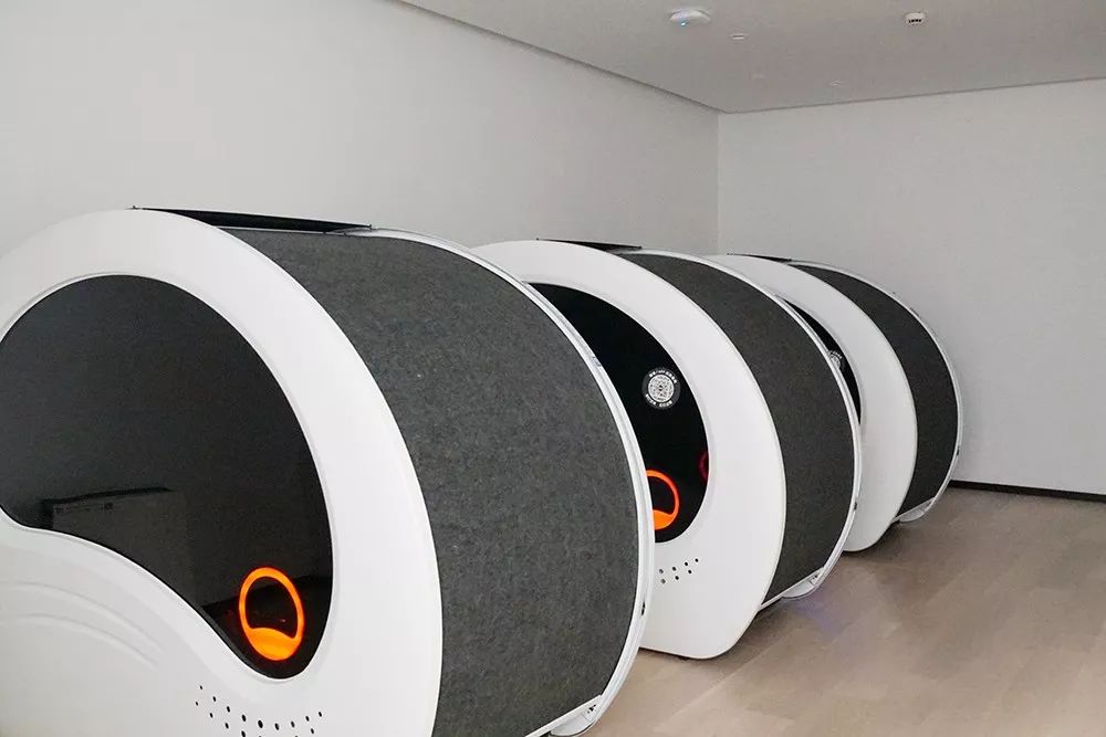 睡眠仓遮光性很好,造型看起来也很酷