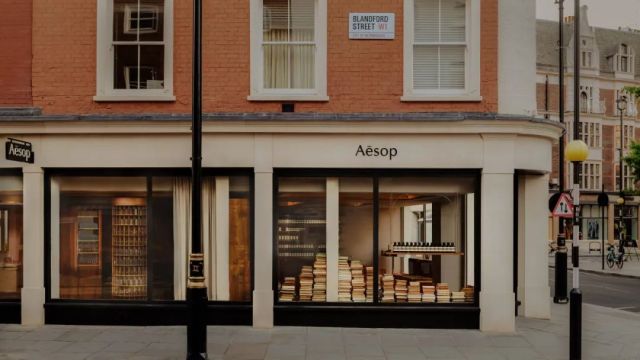 伦敦Aesop商店，设计融合了书店