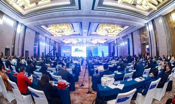 2024年度工程机械行业TOP10年度榜发布揭秘极具影响力产品及企业(图1)